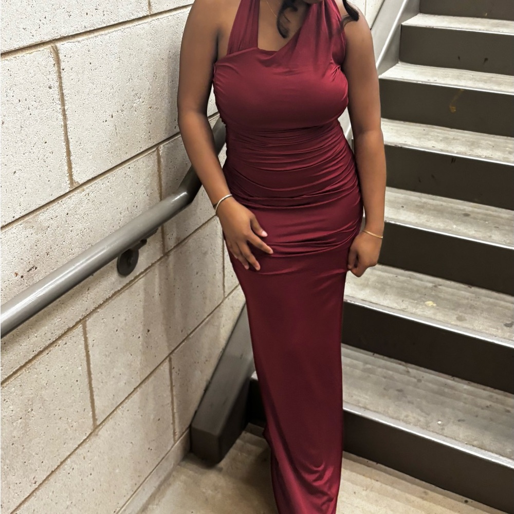 PrettyLittleThing Burgundy Ruched Halter Maxi Dress